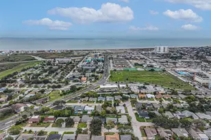 126 Tuna St, Galveston, TX 77550 - Photo 45