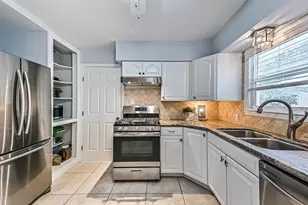 126 Tuna St, Galveston, TX 77550 - Photo 11