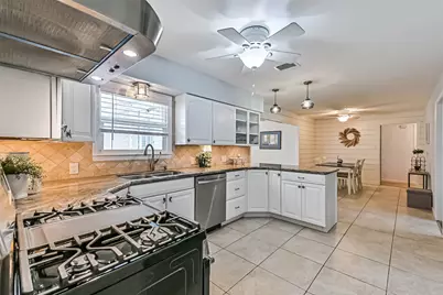 126 Tuna Street, Galveston, TX 77550 - Photo 13