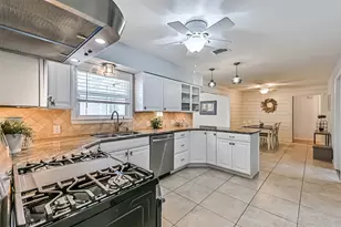 126 Tuna St, Galveston, TX 77550 - Photo 13