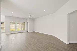 3223 Bushy Hawthorn Dr, Conroe, TX 77301 - Photo 9