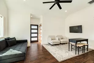 405 E Mulberry St, Angleton, TX 77515 - Photo 45