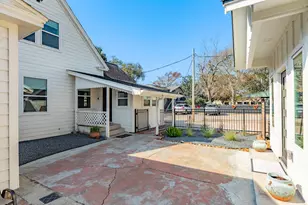 405 E Mulberry St, Angleton, TX 77515 - Photo 15