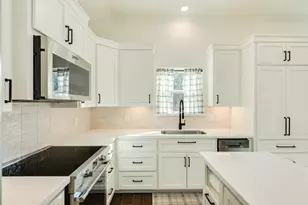 405 E Mulberry St, Angleton, TX 77515 - Photo 47