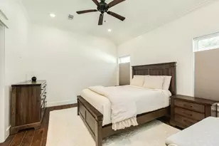 405 E Mulberry St, Angleton, TX 77515 - Photo 49