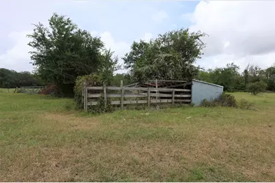 1340 Cr 253, Weimar, TX 78962 - Photo 19