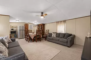 915 Airline Pl, Rosharon, TX 77583 - Photo 3