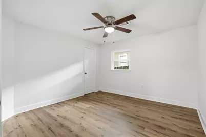 915 W Lewis Street, Conroe, TX 77301 - Photo 17