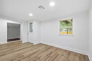 915 W Lewis St, Conroe, TX 77301 - Photo 19
