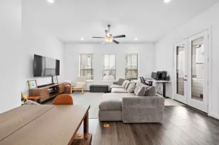 11008 Mikula Dr, Houston, TX 77043 - Photo 5