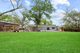 2111 N Galveston Ave, Pearland, TX 77581 - Photo 43