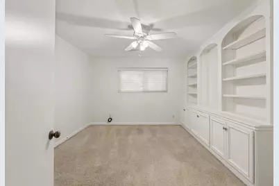 10738 Cedar Creek Drive, Houston, TX 77042 - Photo 23