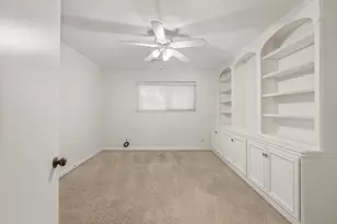 10738 Cedar Creek Dr, Houston, TX 77042 - Photo 23