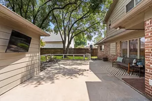 10738 Cedar Creek Dr, Houston, TX 77042 - Photo 27
