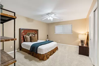 10738 Cedar Creek Drive, Houston, TX 77042 - Photo 21