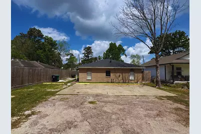 9325 Kentshire Dr, Houston, TX 77078 - Photo 3