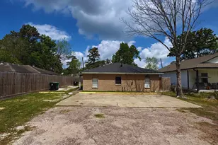 9325 Kentshire Dr, Houston, TX 77078 - Photo 3