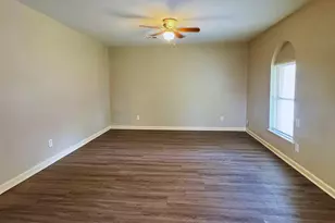 9325 Kentshire Dr, Houston, TX 77078 - Photo 7