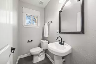1405 Walton St, Houston, TX 77009 - Photo 23