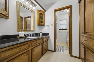 9803 Rocktree Dr, Houston, TX 77040 - Photo 7