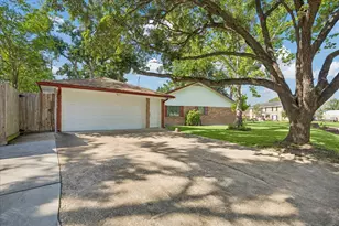 9803 Rocktree Dr, Houston, TX 77040 - Photo 15