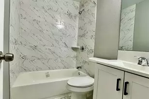 10210 Ashville Dr, Houston, TX 77051 - Photo 7