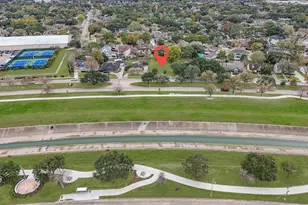 5715 S Braeswood Blvd, Houston, TX 77096 - Photo 7