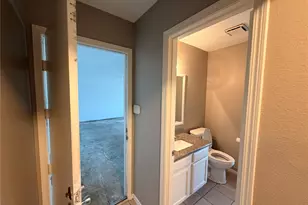 3227 Glade Springs Dr, Houston, TX 77339 - Photo 15