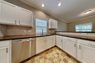 10 Prairie Oak Dr, Conroe, TX 77385 - Photo 5