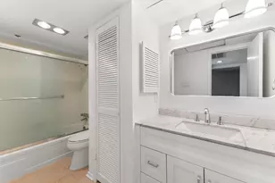 2224 S Piney Point Rd, Houston, TX 77063 - Photo 17