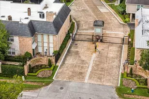 2224 S Piney Point Rd, Houston, TX 77063 - Photo 25