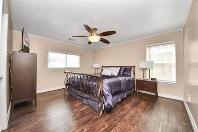 4747 Widerop Lane, Friendswood, TX 77546 - Photo 13