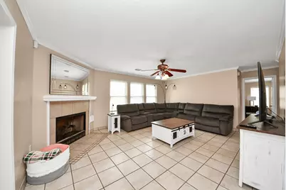 4747 Widerop Lane, Friendswood, TX 77546 - Photo 11