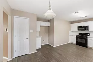 11015 Shumard Oak Ct, Houston, TX 77065 - Photo 9