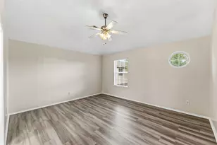 11015 Shumard Oak Ct, Houston, TX 77065 - Photo 17