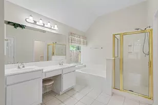 26 N Brooksedge Cir, The Woodlands, TX 77382 - Photo 29