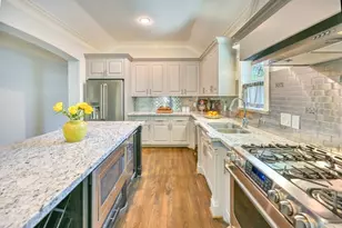 1122 E 23rd St, Houston, TX 77009 - Photo 3