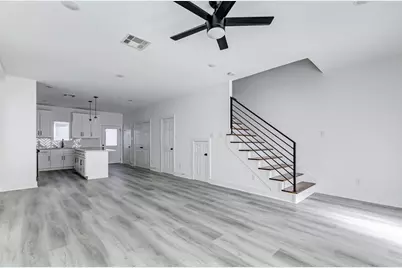 2206 Dolly Wright Street #B, Houston, TX 77088 - Photo 5