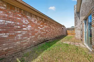 13026 Clarewood Dr, Houston, TX 77072 - Photo 35