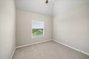9628 Cambridge Manor Ln, Houston, TX 77045 - Photo 9