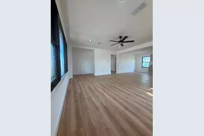 1028 Sealy Street, Galveston, TX 77550 - Photo 3