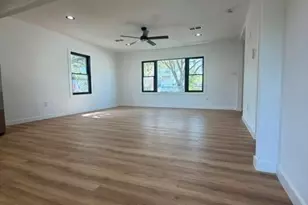 1028 Sealy St, Galveston, TX 77550 - Photo 5