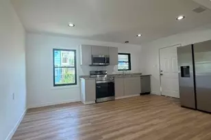 1028 Sealy St, Galveston, TX 77550 - Photo 5