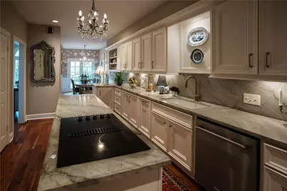 9590 Longmont Drive, Houston, TX 77063 - Photo 5