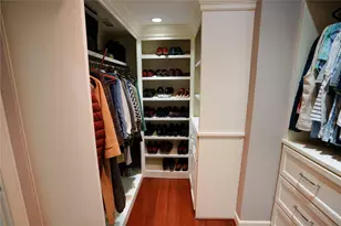 9590 Longmont Dr, Houston, TX 77063 - Photo 19