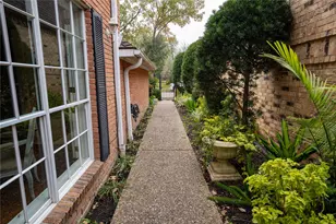 9590 Longmont Dr, Houston, TX 77063 - Photo 3