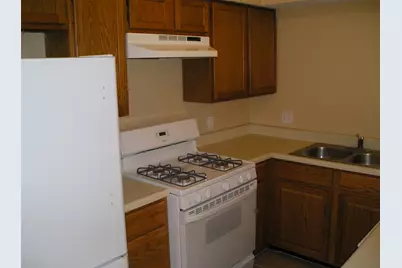 5810 Twisted Pine Court #B, Houston, TX 77039 - Photo 3