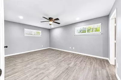 910 Cedar Lane, El Lago, TX 77586 - Photo 11