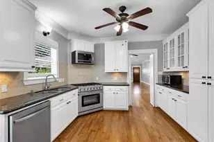 304 Vincent St, Houston, TX 77009 - Photo 11