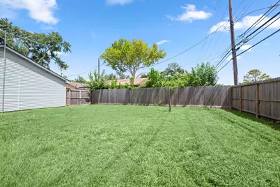 7047 Inkberry Drive, Houston, TX 77092 - Photo 7